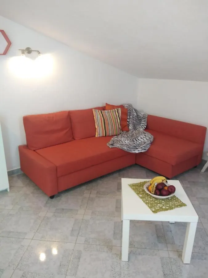 Apartments Nina Ravni