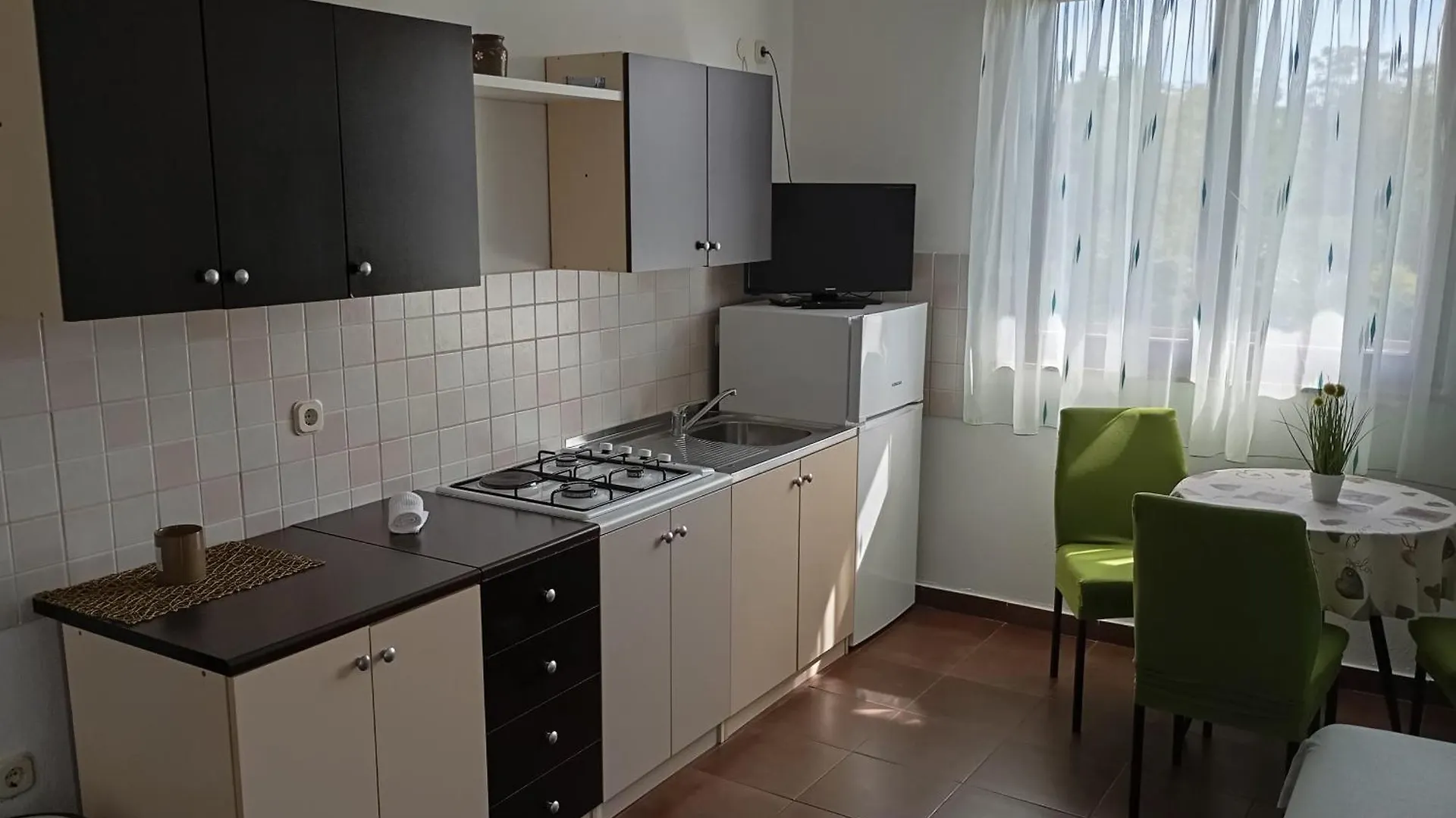 Apartments Nina Ravni