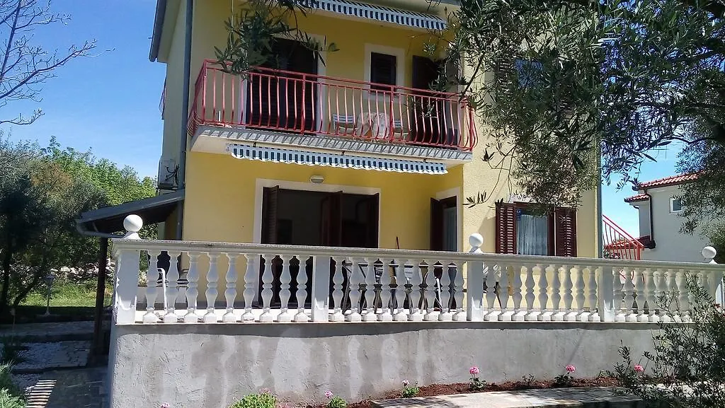 Apartments Nina Ravni