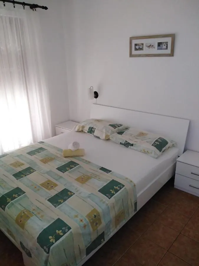 Apartments Nina Ravni